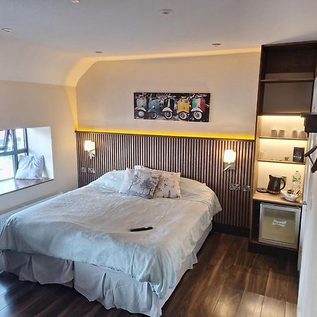 Carrick on Shannon Ridge-Rock Accommodation מראה חיצוני תמונה